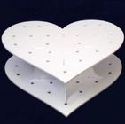 Supporto acrilico della torta nunziale del doppio di forma del cuore/banchi di mostra bianchi
