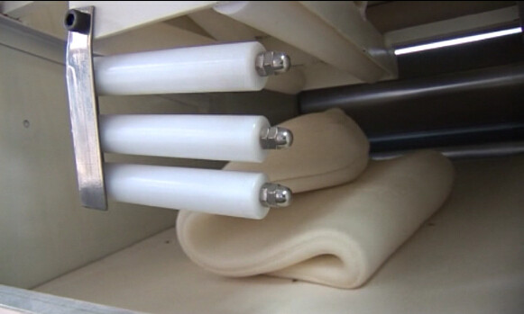 Macchina automatica del panino del vapore del sistema di spruzzatura per la formazione differente della pasta